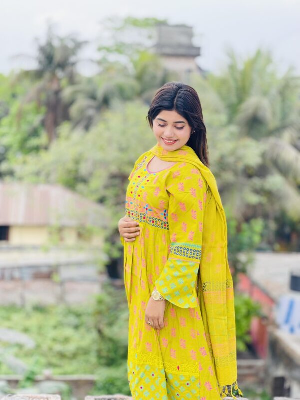 Three Pieces type 2 - Image 3