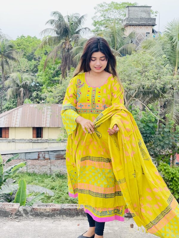 Three Pieces type 2 - Image 2